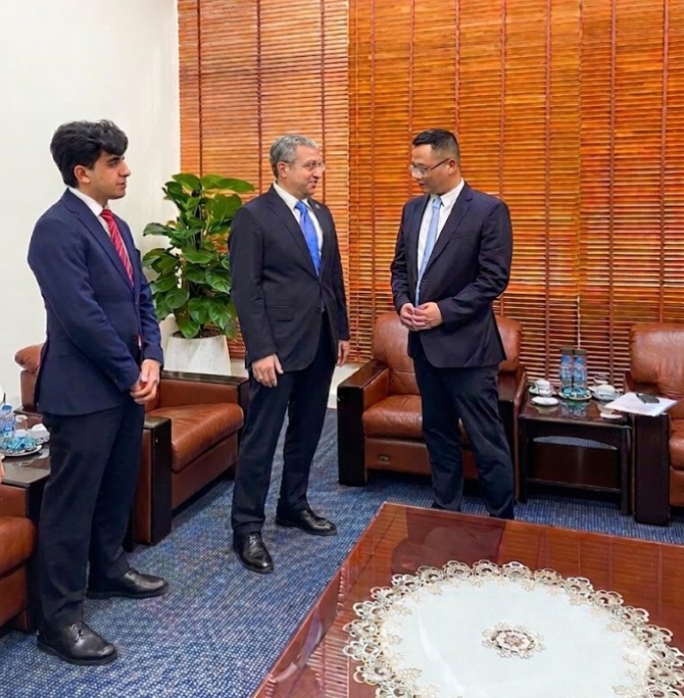 Cục trưởng Cục Hàng không Việt Nam Uông Việt Dũng tiếp Đại sứ Azerbaijan